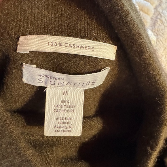 Nordstrom signature cashmere sweater - Picture 4 of 4